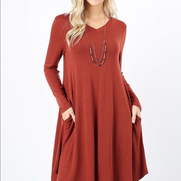 🎉REDUCED. Rust long sleeve V neck dress w/pockets - Picture 3 of 4